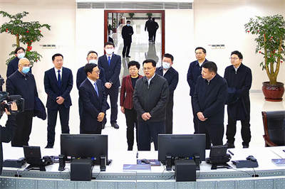 2022年2月，时任浙江省委书记袁家军来利记sbobetAPP官网集团考察一带一路项目发展、共同富裕、数字化改革等工作